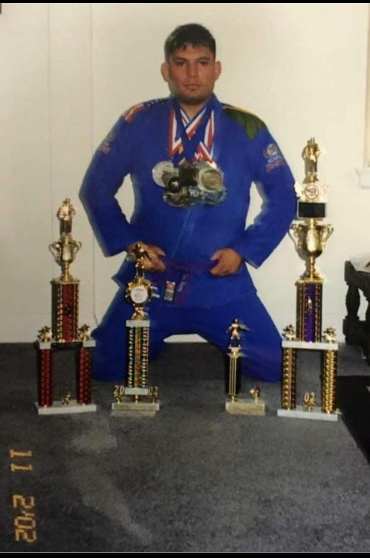 Professor Mike 'The Highlander' Yanez in blue gi
